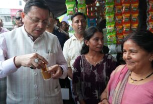 स्थानीय दुकानदारों और नागरिकों से आत्मीय संवाद कर बोले मुख्यमंत्री—स्थानीय उत्पादों और छोटे कारोबारियों को प्रोत्साहन देना हम सभी की सामूहिक जिम्मेदारी