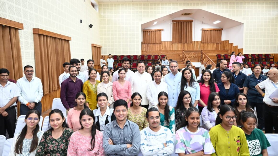 मुख्यमंत्री पुष्कर सिंह धामी ने किया ‘मुख्यमंत्री युवा भविष्य निर्माण योजना’ का शुभारंभ
