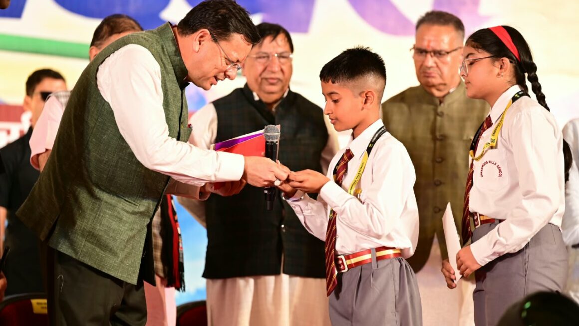 मुख्यमंत्री ने युवाओं से बड़े लक्ष्य निर्धारित करने, नशे से दूर रहने और उत्तराखण्ड के विकास में योगदान देने के तीन संकल्प लेने का किया आह्वान