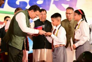 मुख्यमंत्री ने युवाओं से बड़े लक्ष्य निर्धारित करने, नशे से दूर रहने और उत्तराखण्ड के विकास में योगदान देने के तीन संकल्प लेने का किया आह्वान