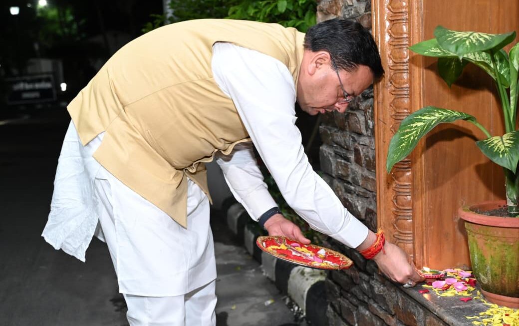 प्रधानमंत्री नरेंद्र मोदी के जन्मदिवस पर मुख्यमंत्री धामी ने जलाया ‘आशीर्वाद का दीया’