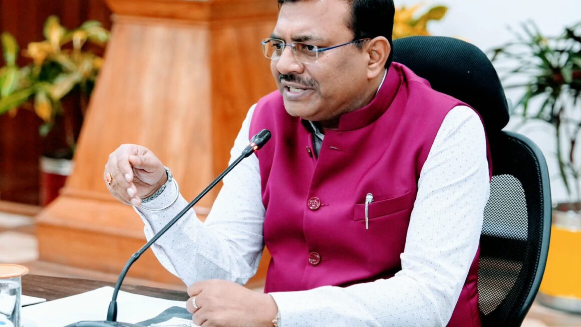मुख्य सचिव ने की मुख्यमंत्री घोषणाओं की प्रगति की समीक्षा, सीएम घोषणाओं को प्राथमिकता पर लेते हुए निर्धारित समयसीमा में पूर्ण करने के दिए निर्देश