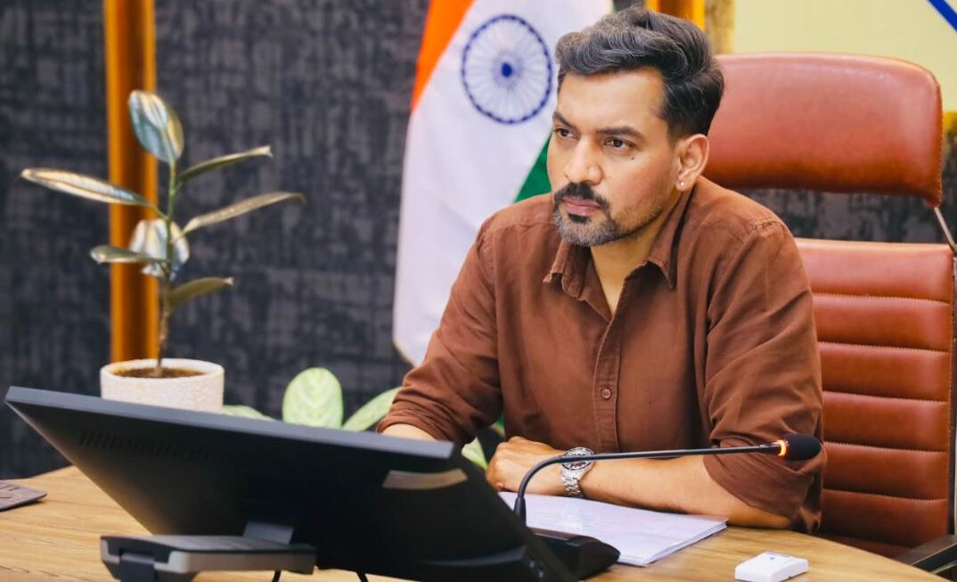 जिला प्रशासन के प्रयासों से 112 ड्रॉपआउट छात्राओं को स्कूल में मिला दाखिला