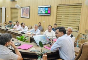 विशेष गहन पुनरीक्षण कार्य प्रगति की जिलाधिकारी ने की समीक्षा, राजनीतिक दलों के प्रतिनिधियों के साथ हुई बैठक