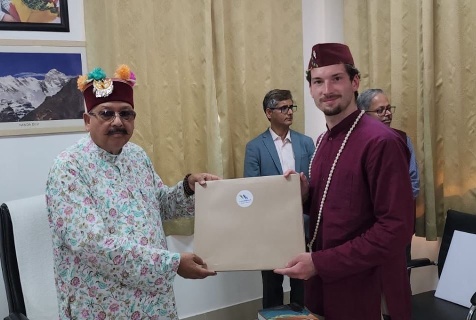 पर्यटन मंत्री महाराज से मिले साउथेम्प्टन विश्वविद्यालय, लंदन के छात्र-छात्राएं, भारतीय संस्कृति, उत्तराखंड के भोजन और व्यवस्थाओं की सराहना