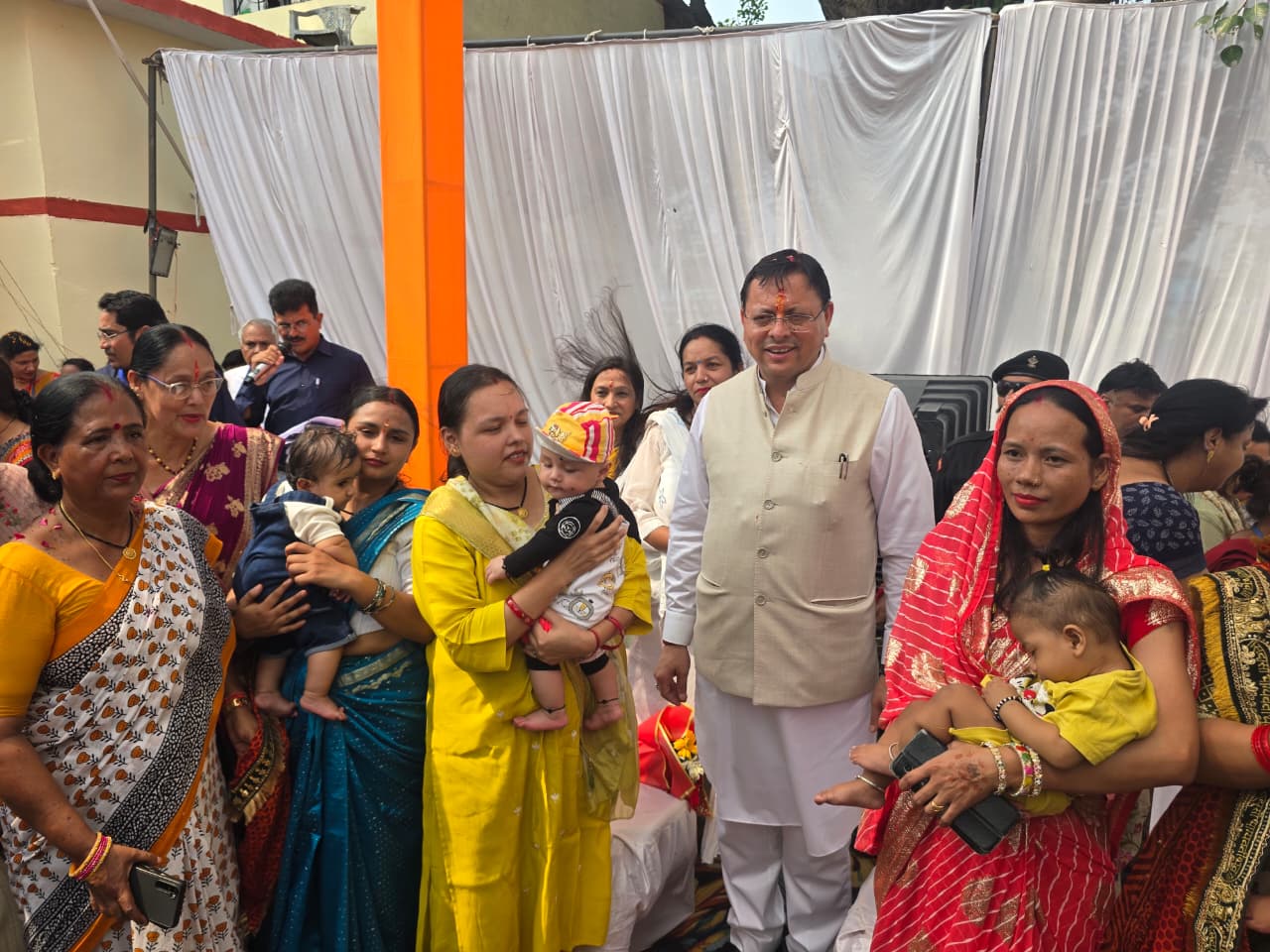 मुख्यमंत्री पुष्कर सिंह धामी ने खटीमा में ‘आंगन मिलन’ कार्यक्रम में किया प्रतिभाग