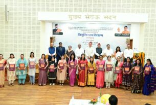 मुख्यमंत्री पुष्कर सिंह धामी ने आयुष एवं ईएसआई के 332 नव नियुक्त कार्मिकों को प्रदान किए नियुक्ति पत्र