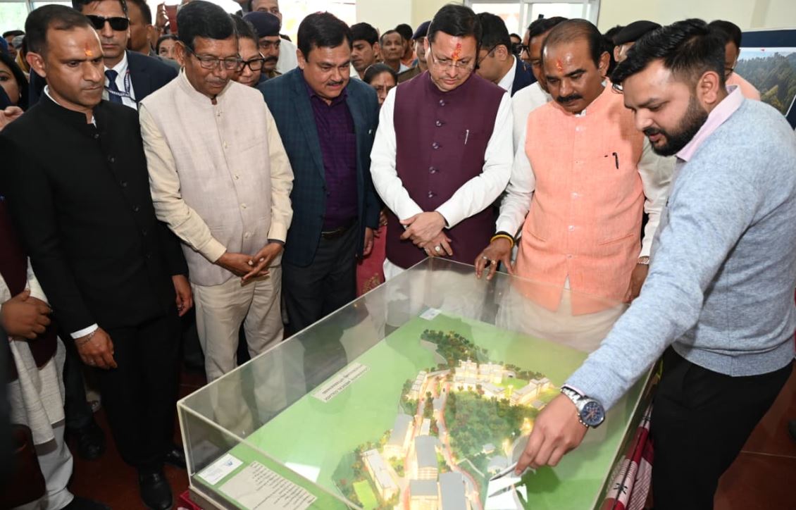 मुख्यमंत्री धामी ने किया पिथौरागढ़ मेडिकल कॉलेज का स्थलीय निरीक्षण