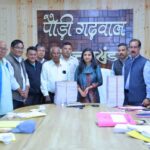 अंतिम मतदाता सूची एवं प्रथम स्तरीय जांच को लेकर जिलाधिकारी ने की राजनीतिक दलों के प्रतिनिधियों के साथ बैठक