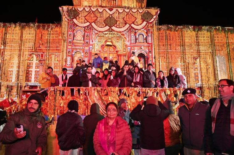 विधानसभा अध्यक्ष ऋतु खण्डूडी भूषण ने किए श्री बद्री विशाल के दर्शन