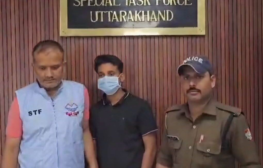 SSC परीक्षा में हाईटेक नकल कराने वाले गिरोह का एक और सदस्य दिल्ली से गिरफ्तार