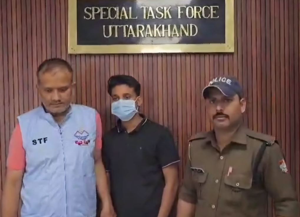 SSC परीक्षा में हाईटेक नकल कराने वाले गिरोह का एक और सदस्य दिल्ली से गिरफ्तार